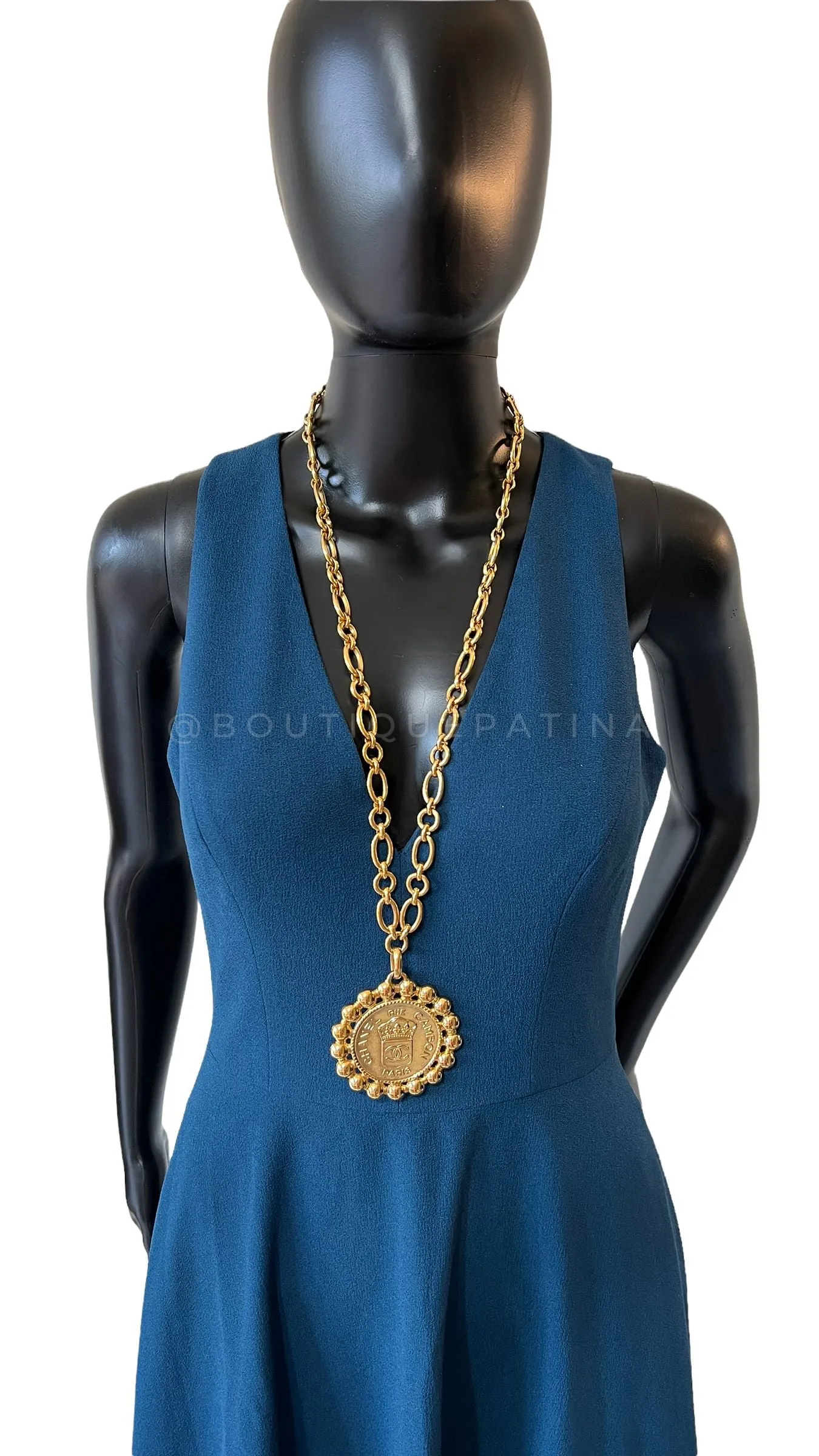 Chanel 1980s Vintage Heraldic Large Medallion Pendant Necklace