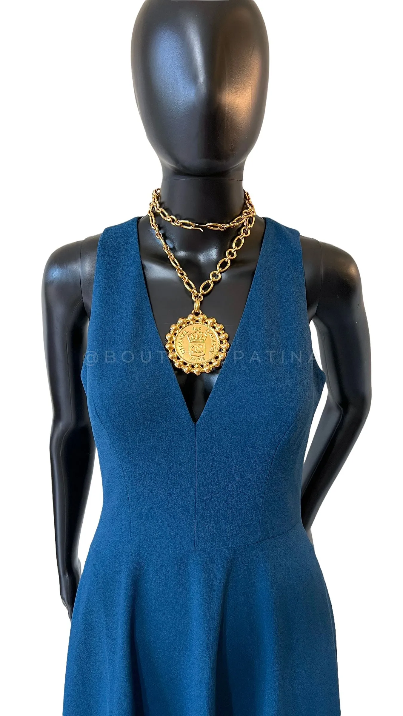 Chanel 1980s Vintage Heraldic Large Medallion Pendant Necklace