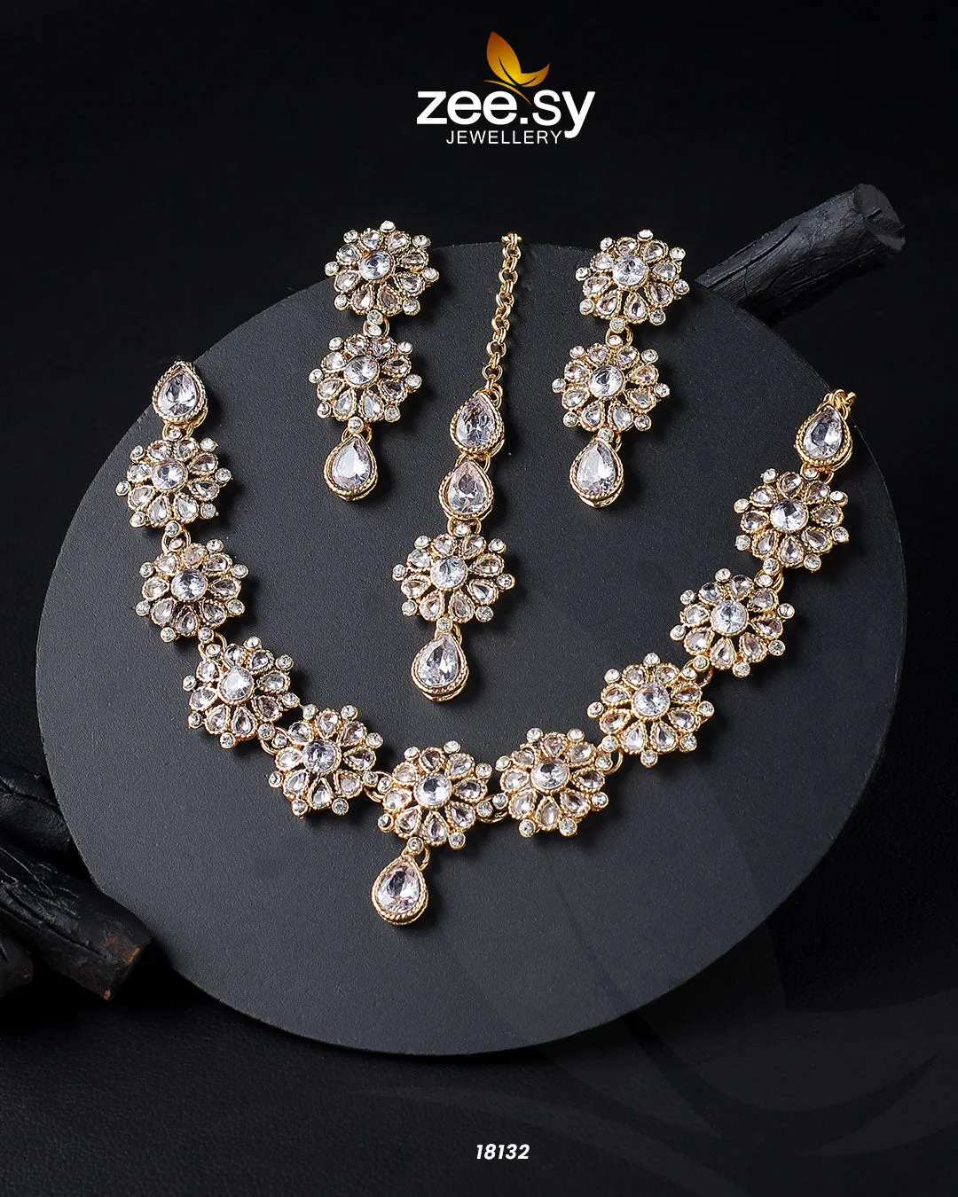 Narcissus Necklace Set